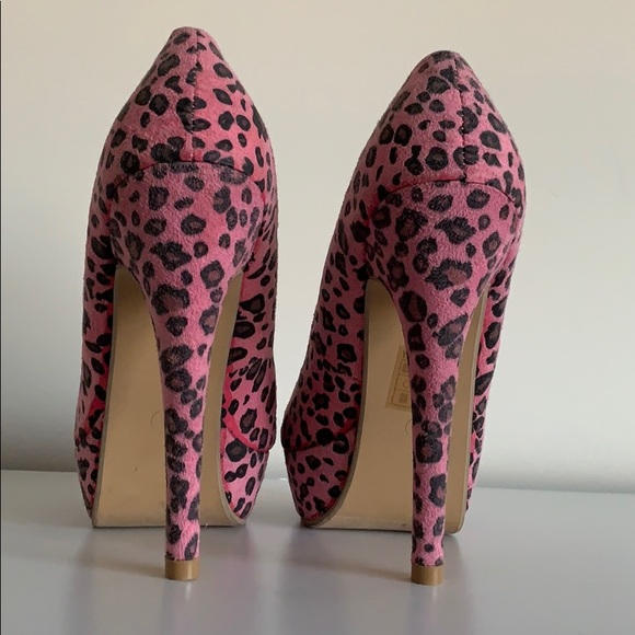 Fun pink cheetah print heels! - Picture 3 of 5